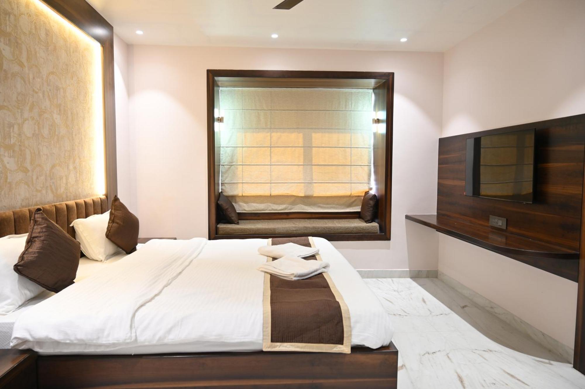 Kitty House Otel Kalküta Dış mekan fotoğraf