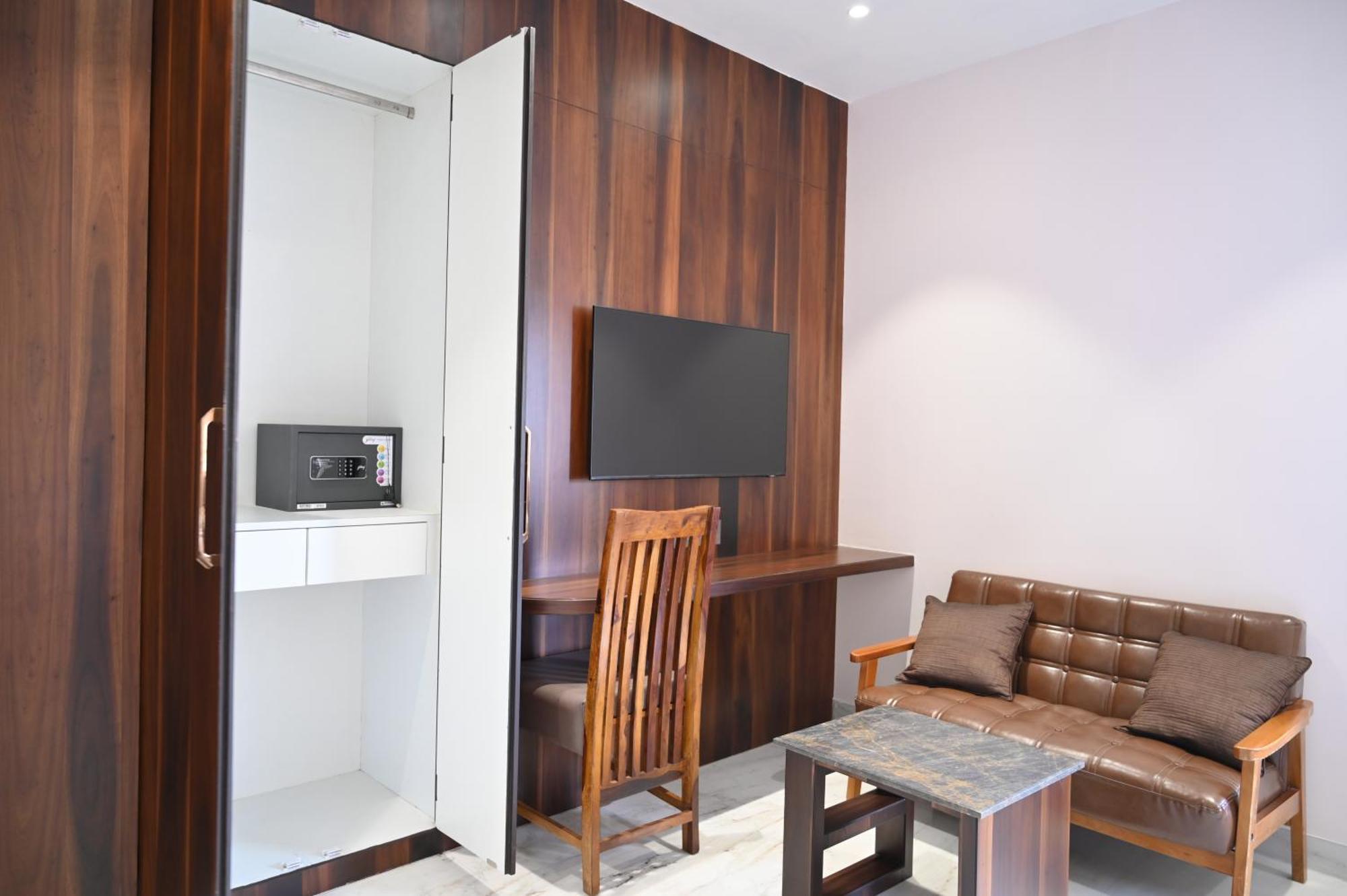 Kitty House Otel Kalküta Dış mekan fotoğraf