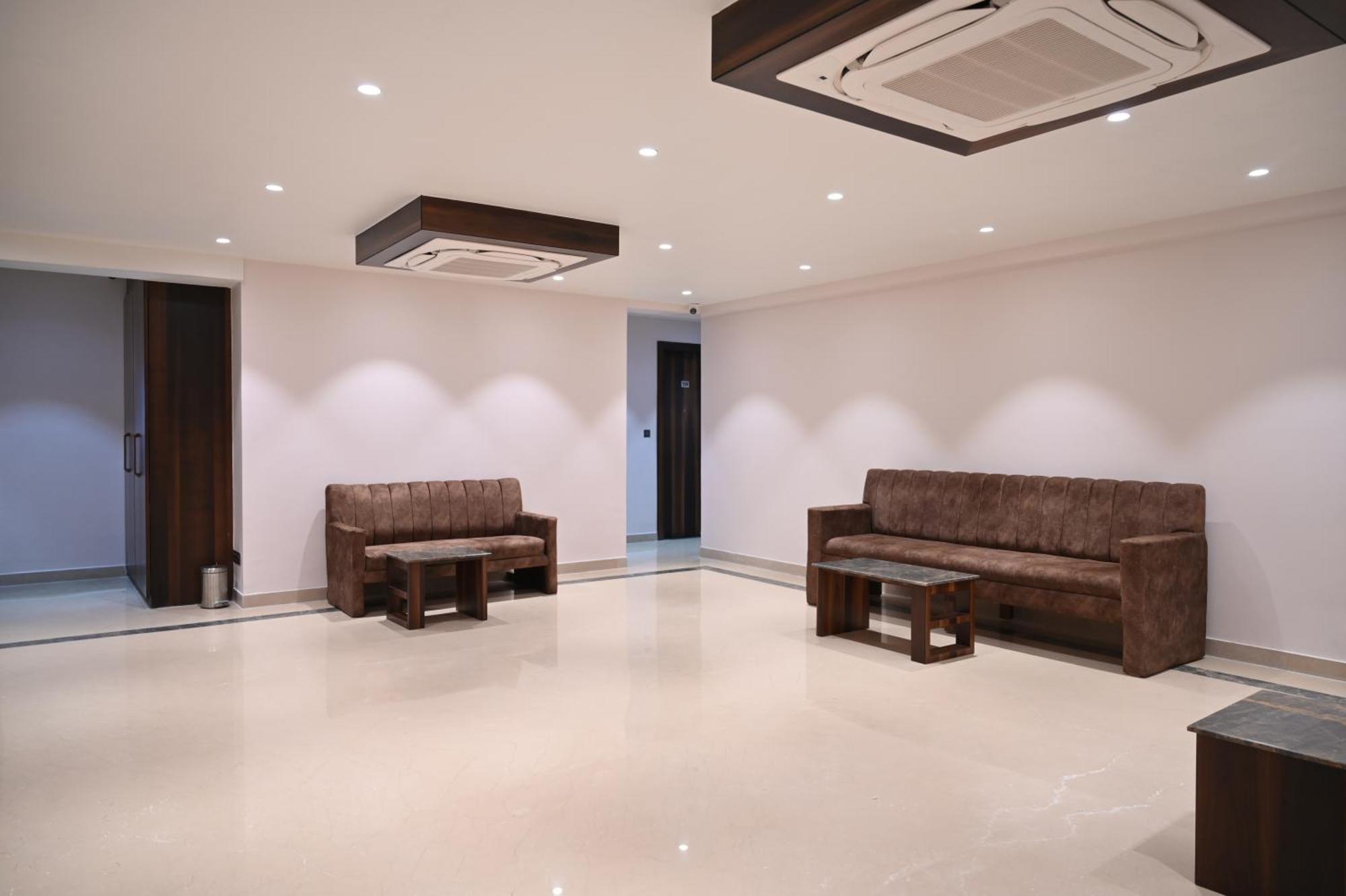 Kitty House Otel Kalküta Dış mekan fotoğraf