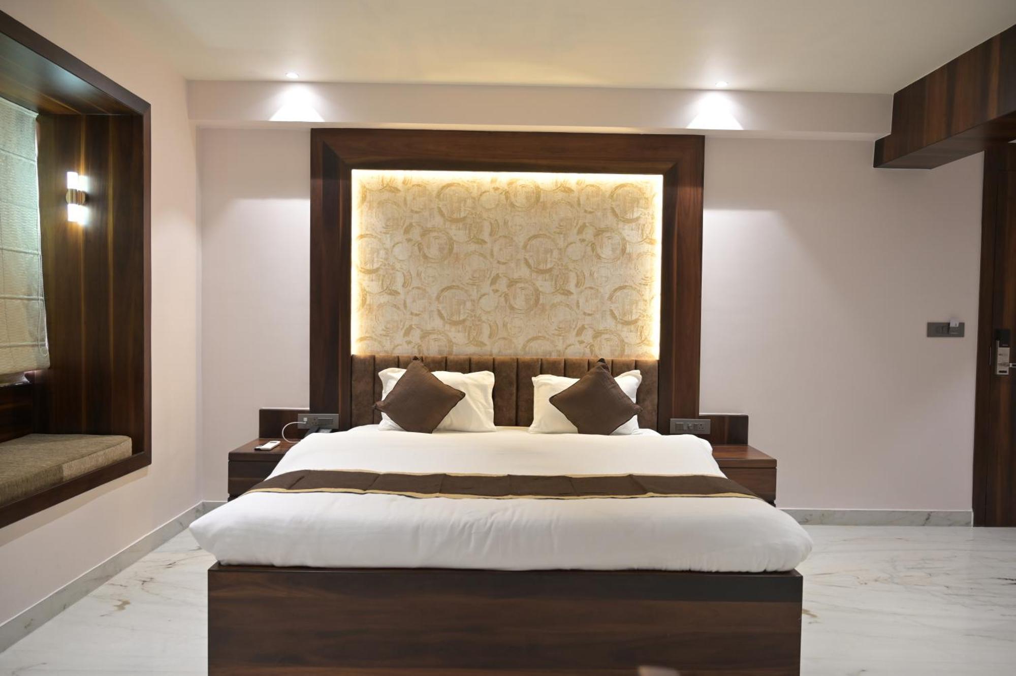 Kitty House Otel Kalküta Dış mekan fotoğraf